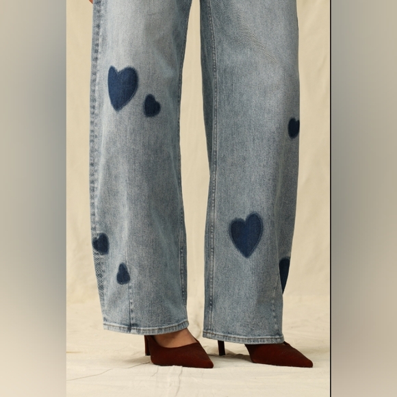 Bayeas Stylish Blue Heart-Patterned Women's Barrel Jeans - Picture 3 of 6